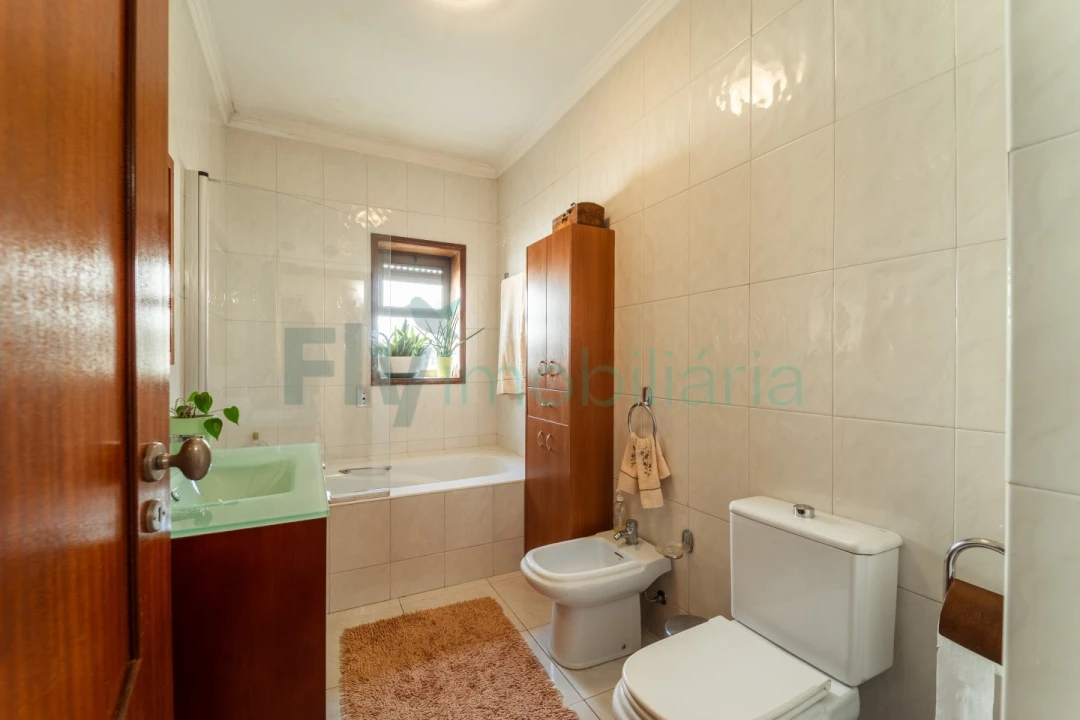 Apartamento T3 para Venda em Moreira de Conegos Foto 16