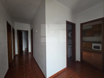 Moradia T4 para Venda em São Salvador e Santa Maria