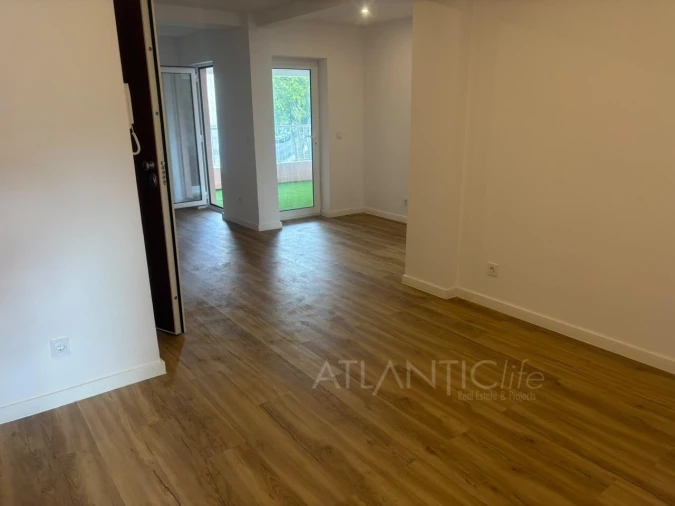 Apartamento T2 para Venda em Queluz e Belas Foto 2