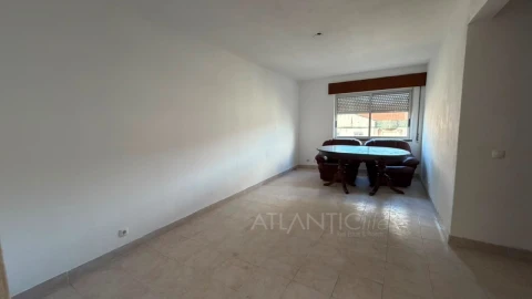 Apartamento T3 para Venda em Algueirão-Mem Martins