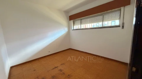 Apartamento T3 para Venda em Algueirão-Mem Martins