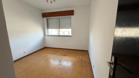Apartamento T3 para Venda em Algueirão-Mem Martins