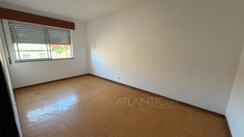 Apartamento T3 para Venda em Algueirão-Mem Martins