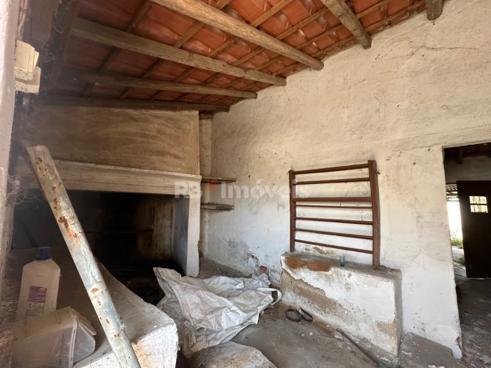 Armazém para Venda em Comenda Foto 4
