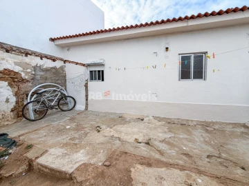Moradia T2 para Venda em Abrantes (São Vicente e São João) e Alferrarede