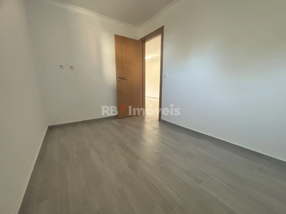 Moradia T3 para Venda em Meia Via Foto 11