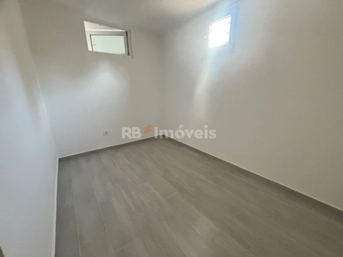 Moradia T3 para Venda em Meia Via Foto 9