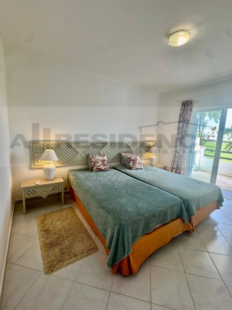 Apartamento T2 para Venda em Albufeira e Olhos de Água Foto 17