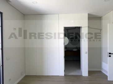 Moradia T4 para Venda em Ferreiras