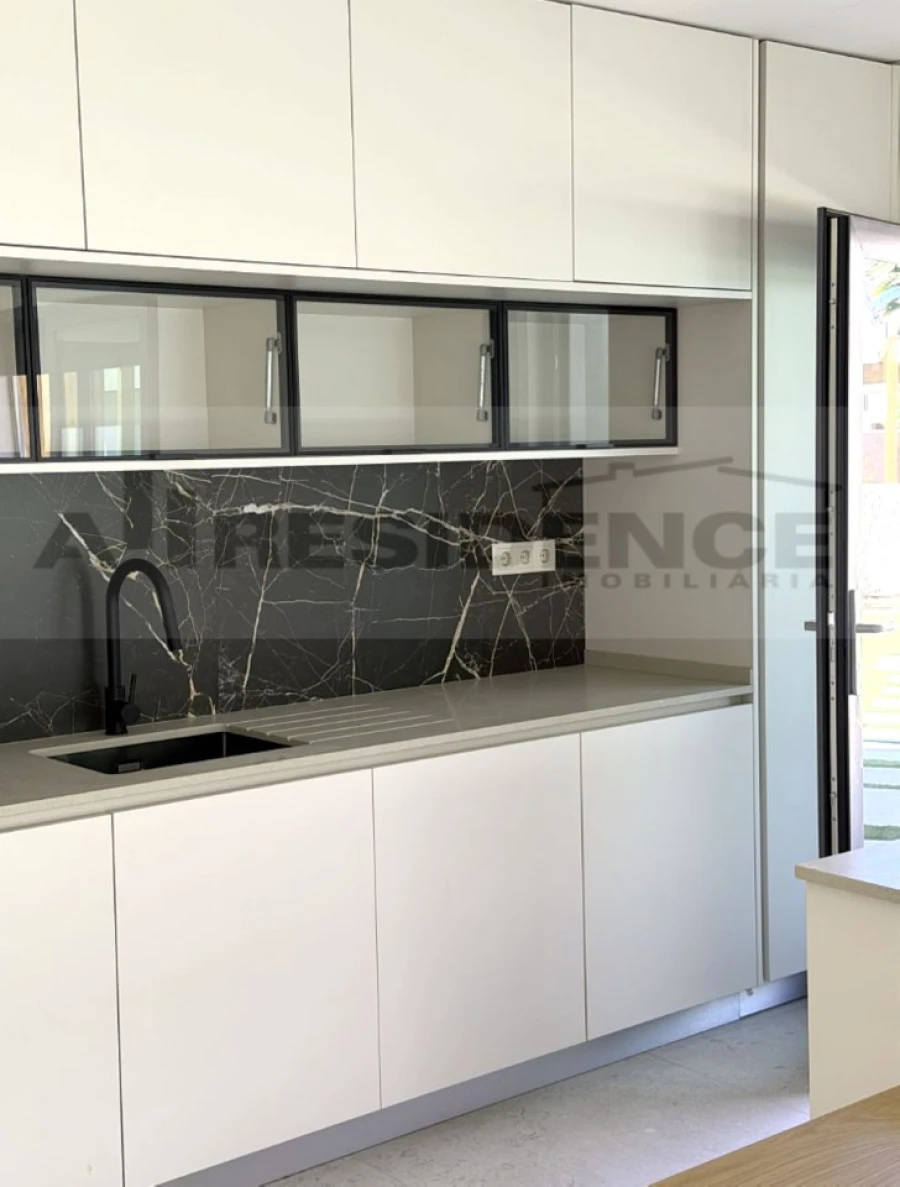 Moradia T4 para Venda em Ferreiras Foto 41