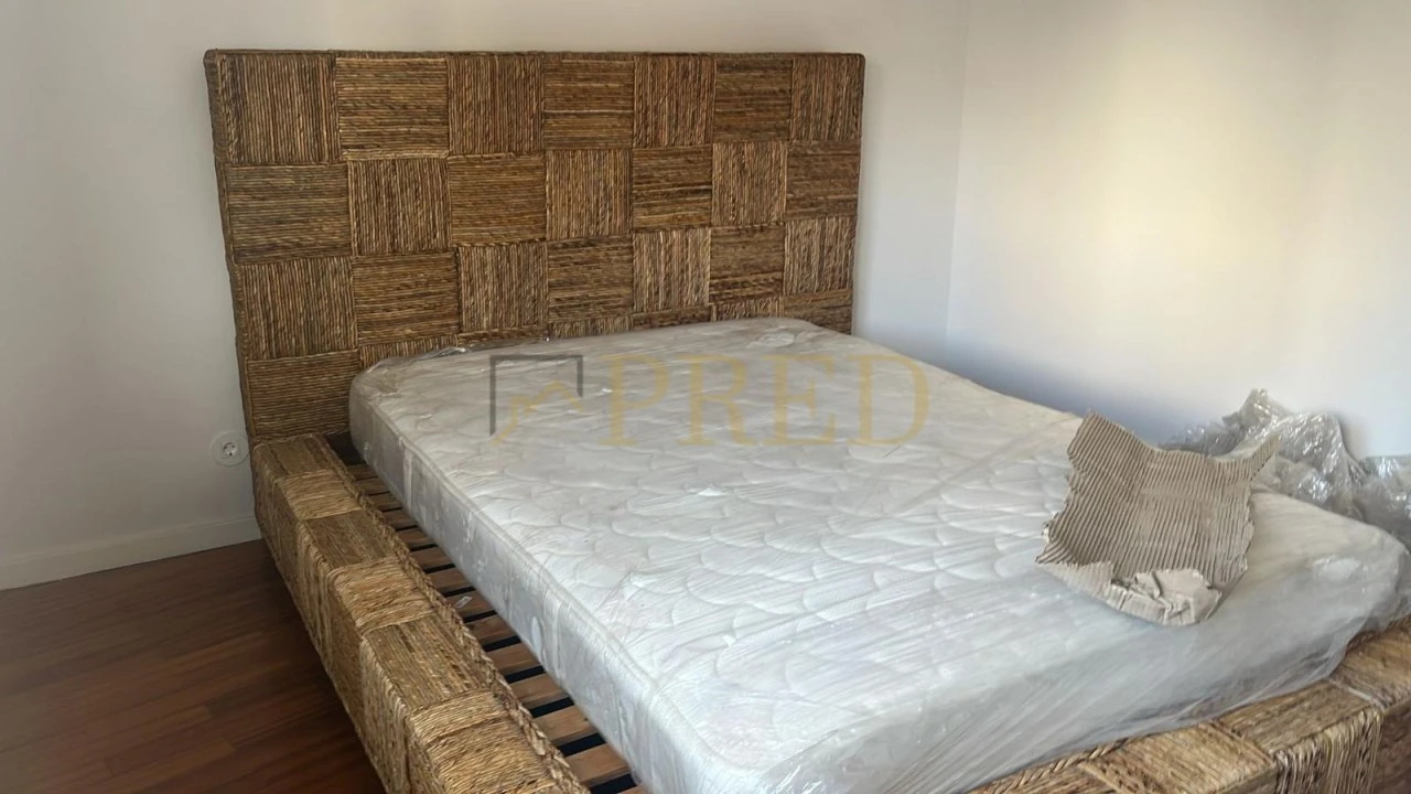 Apartamento T1 para Arrendamento em Lordelo do Ouro e Massarelos Foto 11