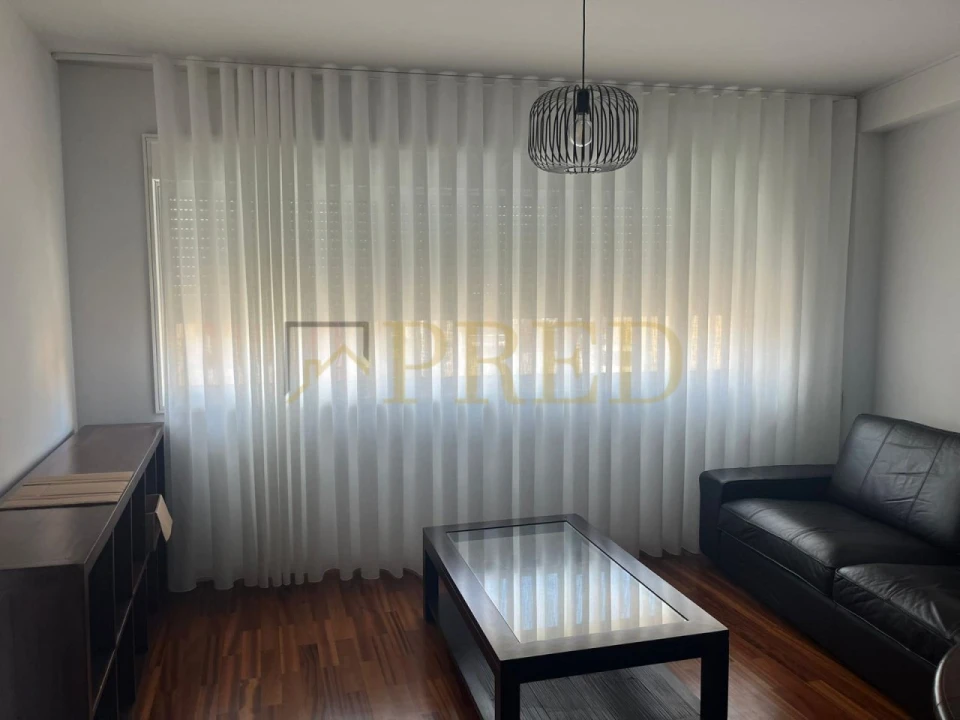Apartamento T1 para Arrendamento em Lordelo do Ouro e Massarelos Foto 16