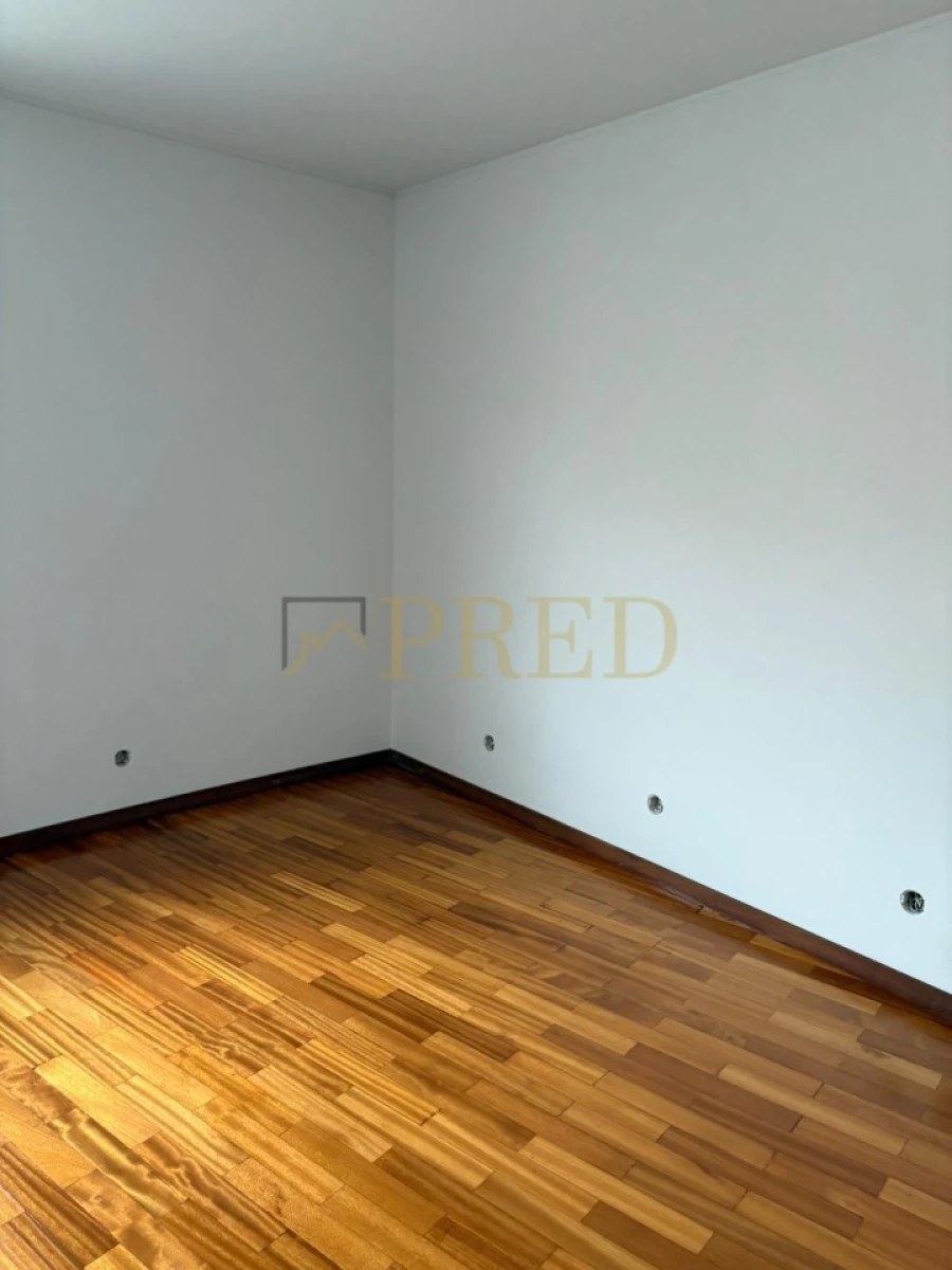 Apartamento T1 para Arrendamento em Lordelo do Ouro e Massarelos Foto 4