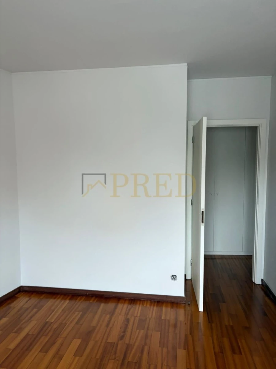 Apartamento T1 para Arrendamento em Lordelo do Ouro e Massarelos Foto 5