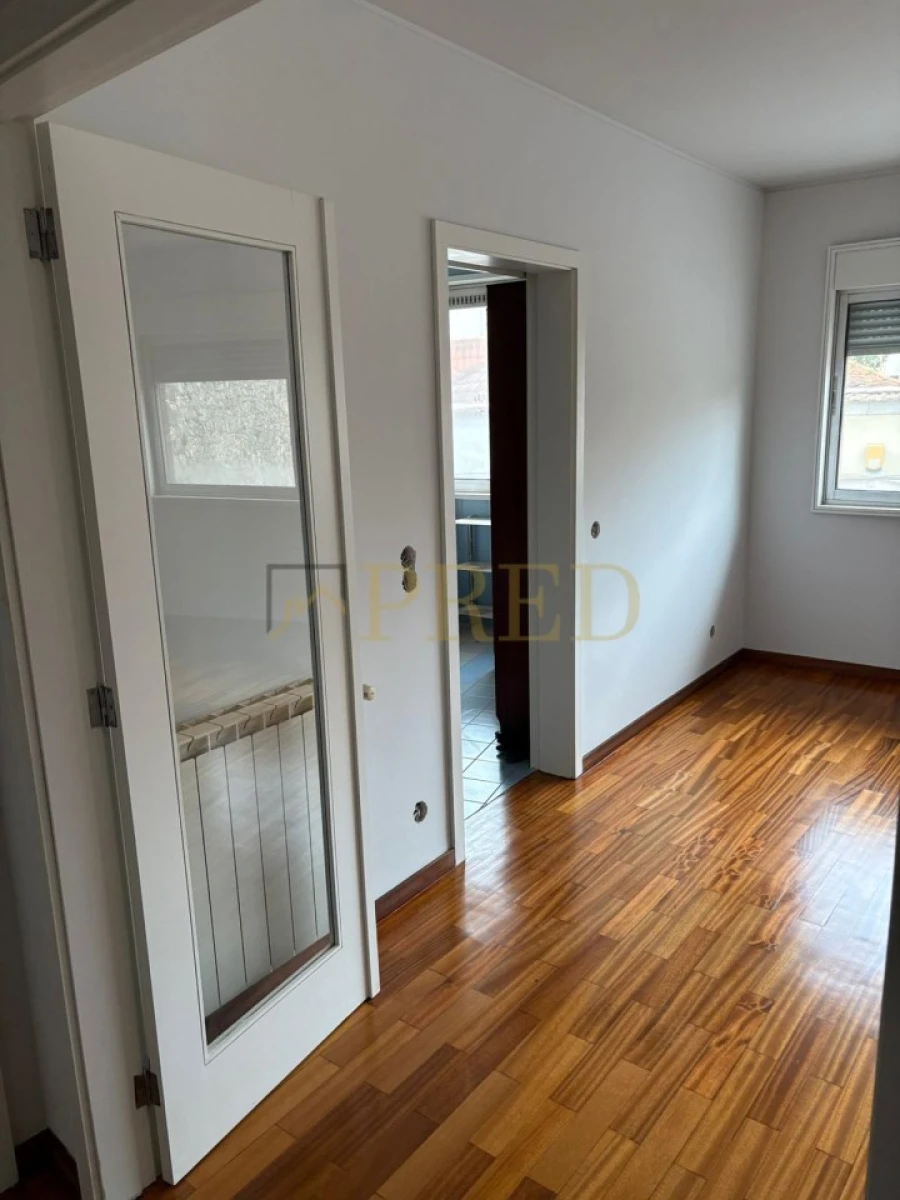 Apartamento T1 para Arrendamento em Lordelo do Ouro e Massarelos Foto 9