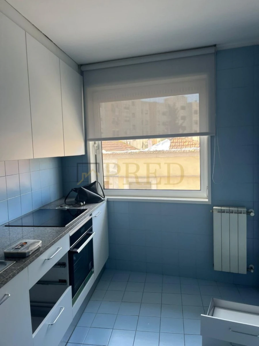 Apartamento T1 para Arrendamento em Lordelo do Ouro e Massarelos Foto 17
