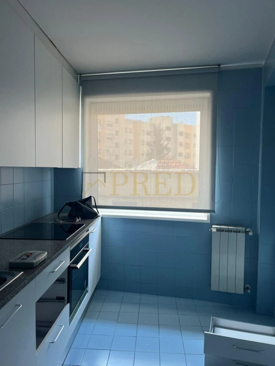Apartamento T1 para Arrendamento em Lordelo do Ouro e Massarelos Foto 18