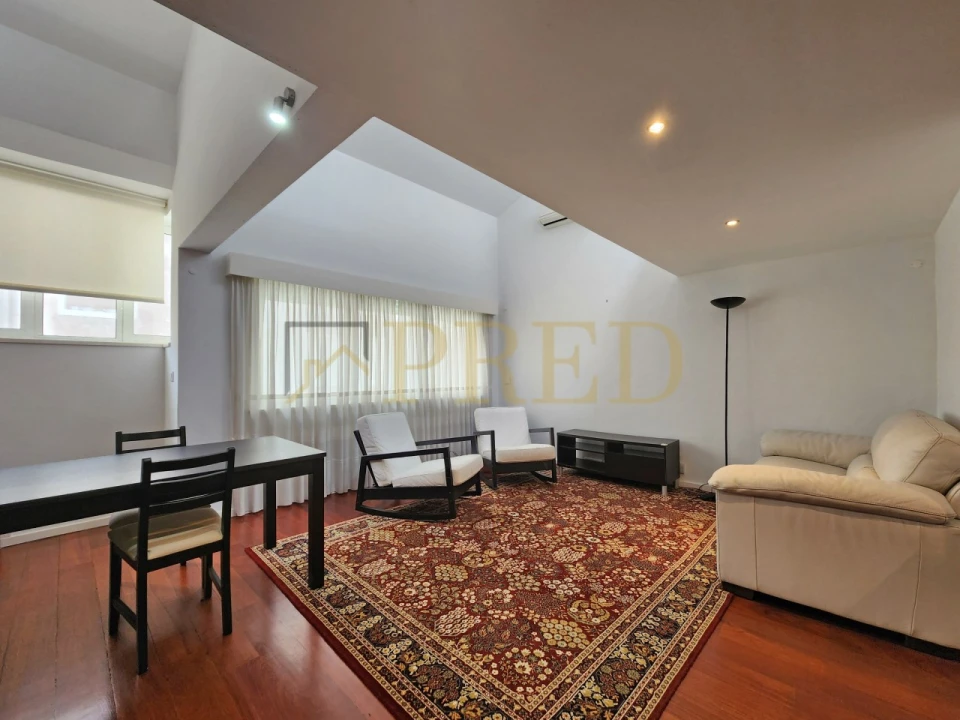 Apartamento T3 para Venda em Aldoar, Foz do Douro e Nevogilde Foto 1