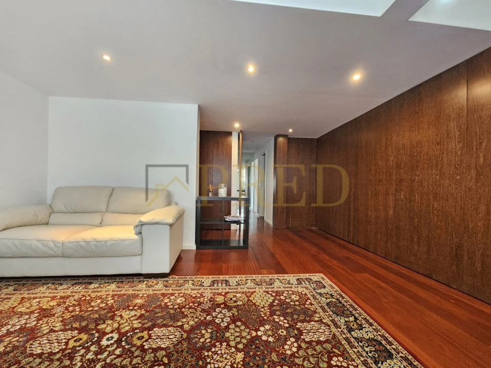 Apartamento T3 para Venda em Aldoar, Foz do Douro e Nevogilde Foto 3