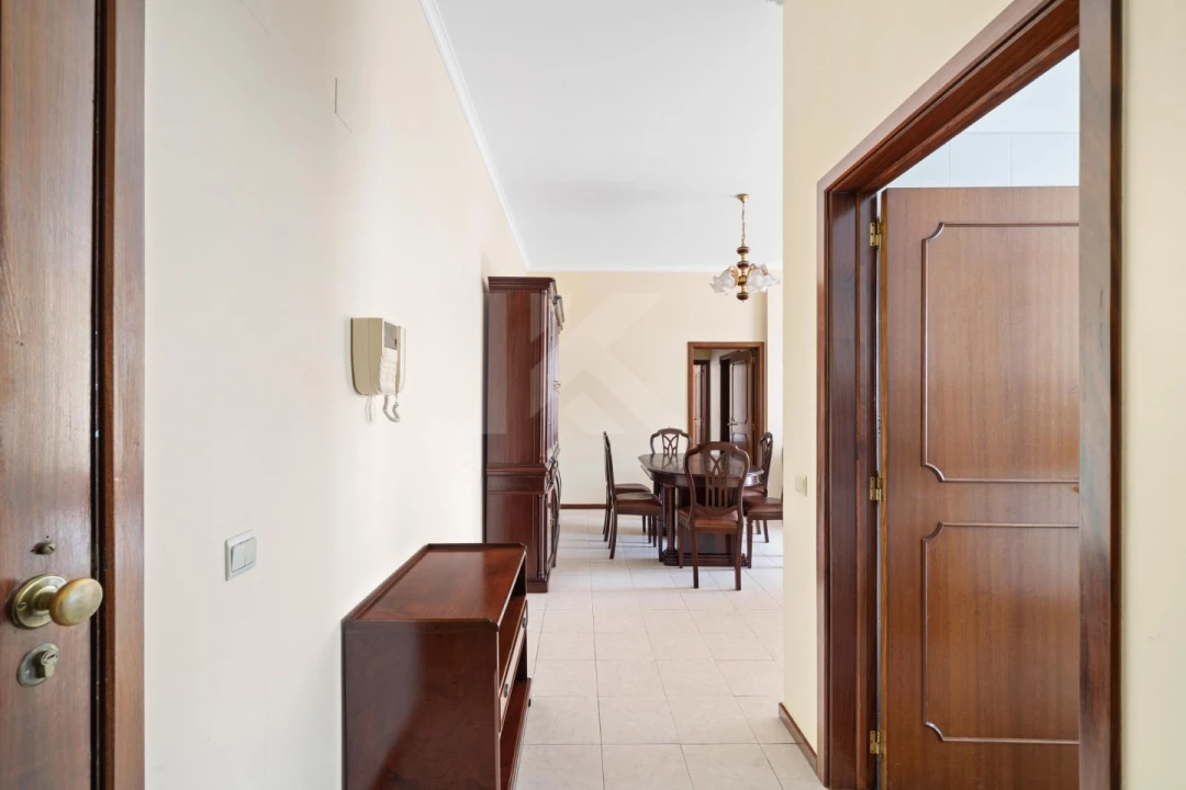 Apartamento T2 para Venda em São Martinho Foto 5