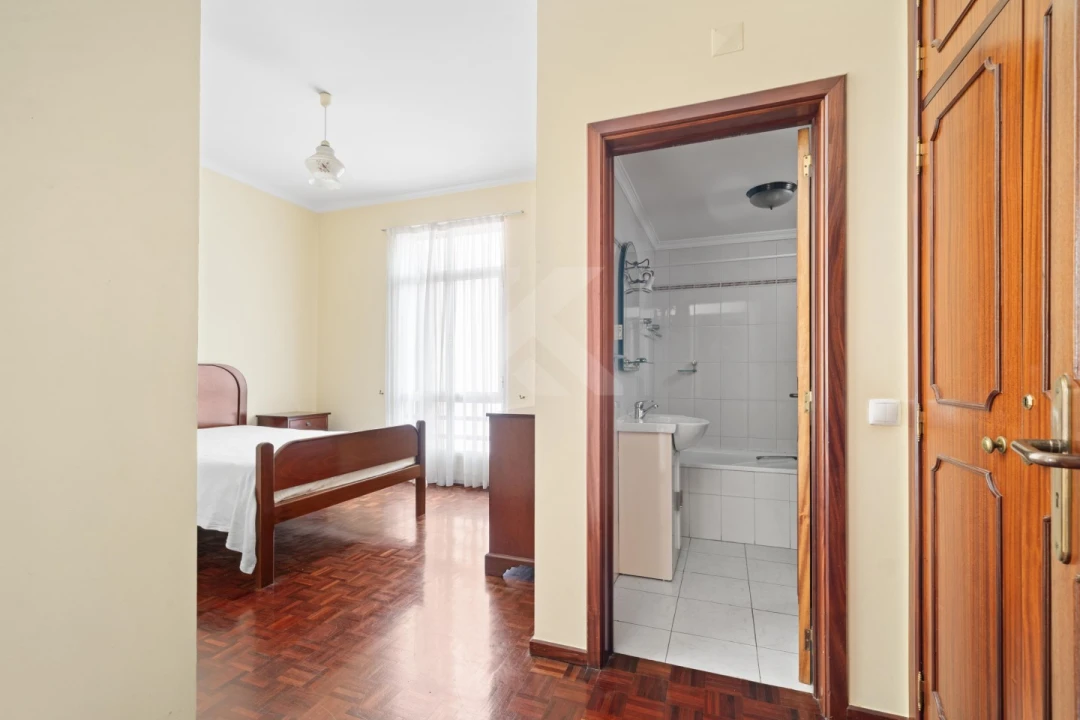 Apartamento T2 para Venda em São Martinho Foto 12
