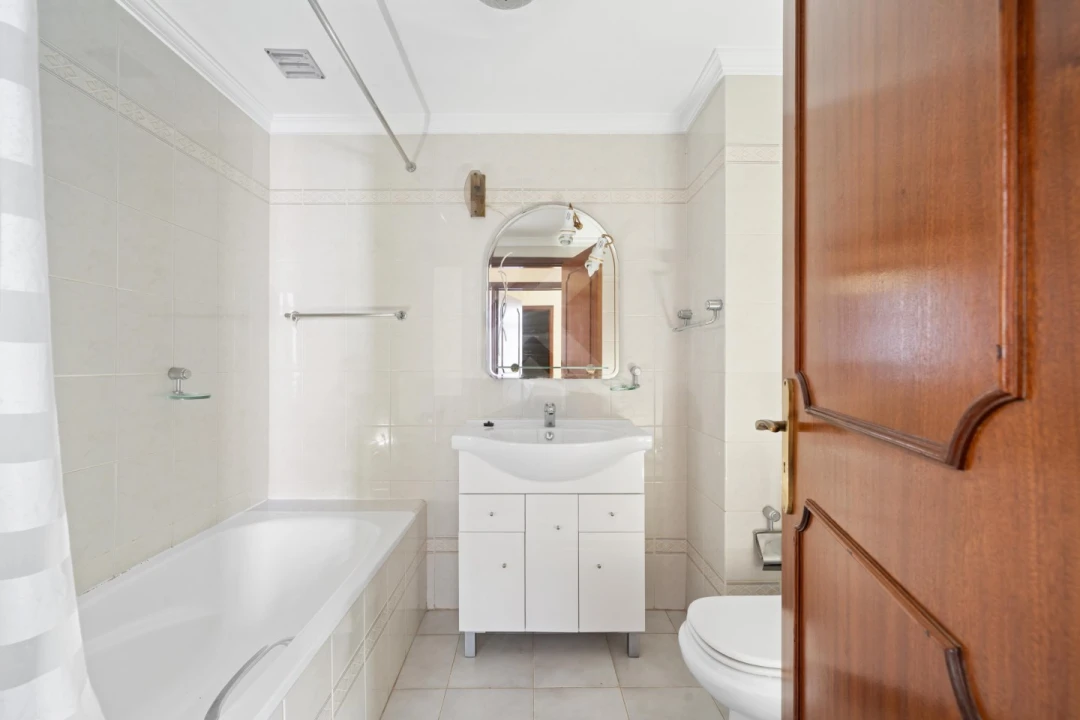 Apartamento T2 para Venda em São Martinho Foto 23