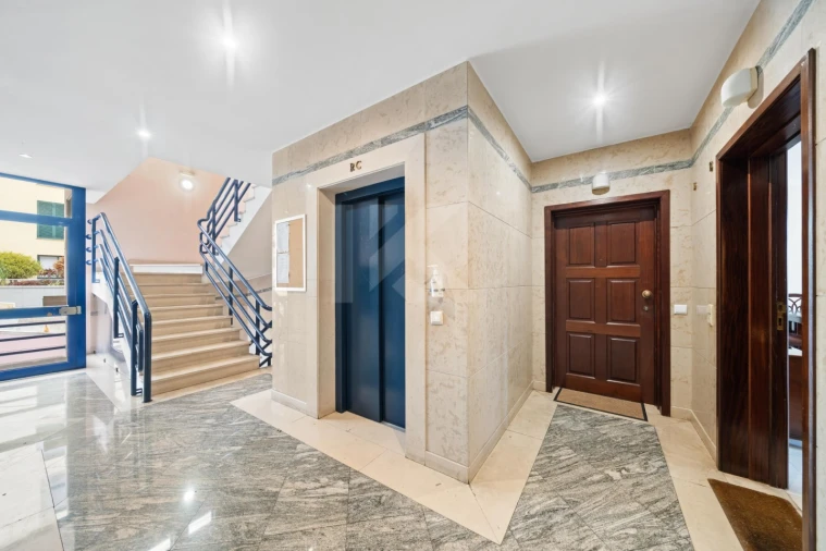 Apartamento T2 para Venda em São Martinho Foto 19