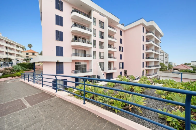 Apartamento T2 para Venda em São Martinho Foto 3