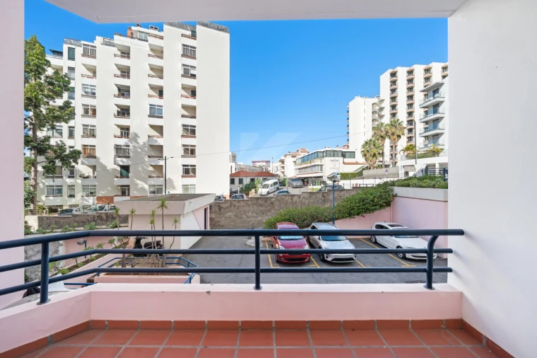 Apartamento T2 para Venda em São Martinho Foto 24