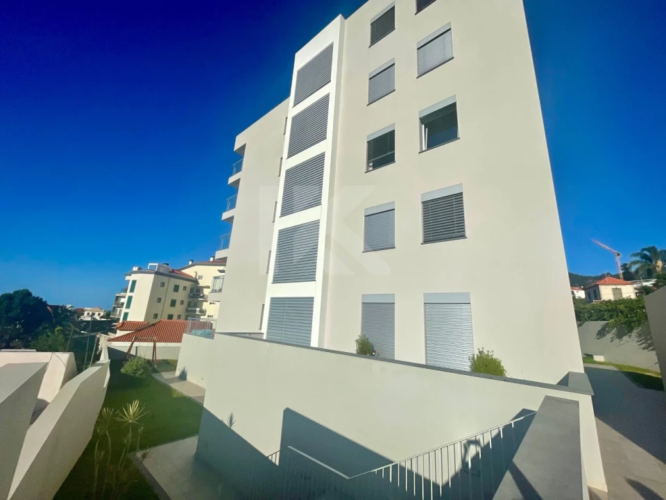 Apartamento T3 para Arrendamento em Estreito de Camara de Lobos Foto 33
