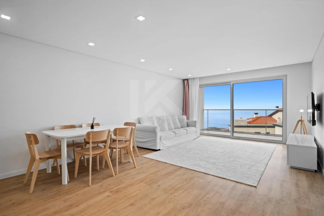 Apartamento T3 para Arrendamento em Estreito de Camara de Lobos Foto 1