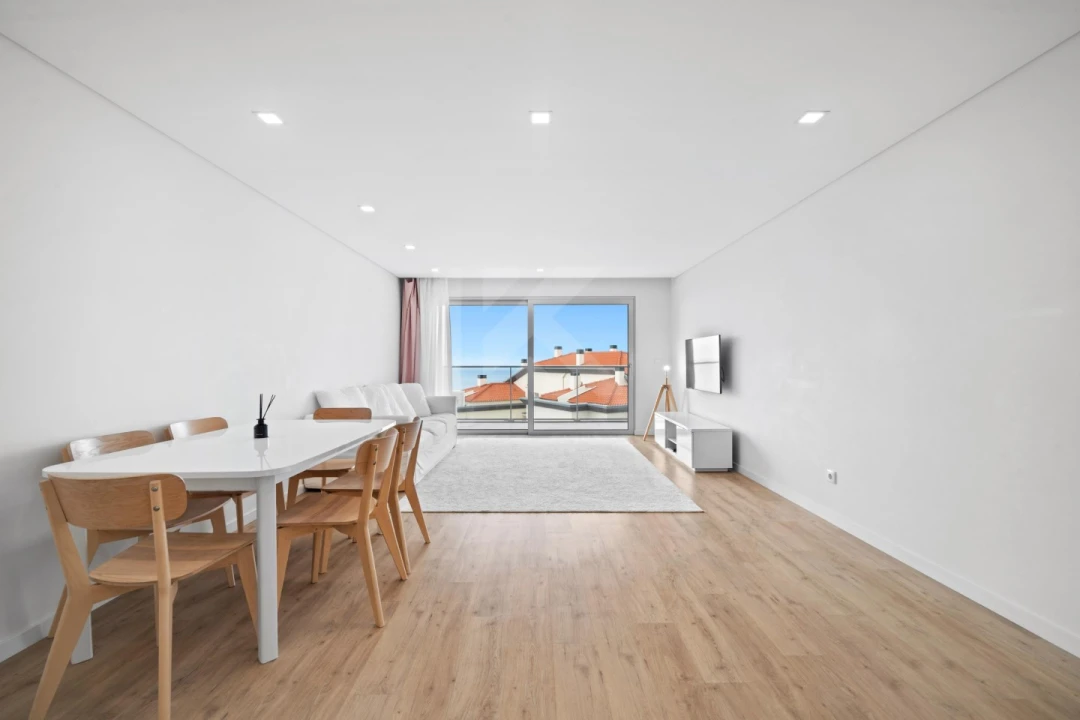 Apartamento T3 para Arrendamento em Estreito de Camara de Lobos Foto 2