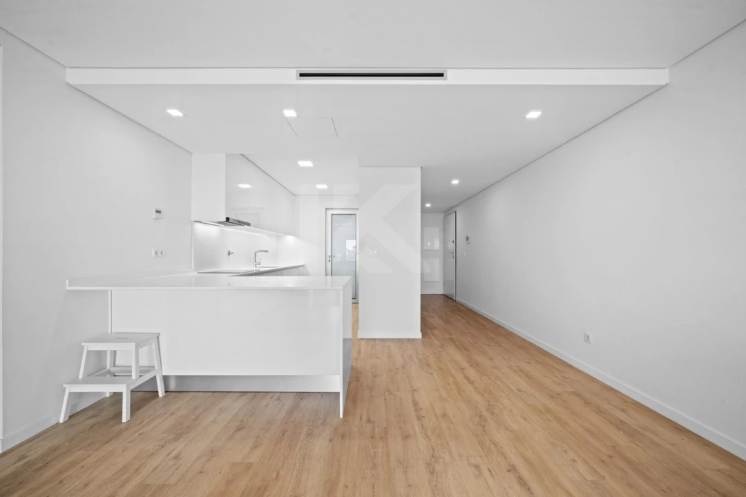 Apartamento T3 para Arrendamento em Estreito de Camara de Lobos Foto 9