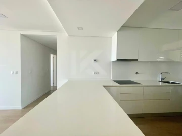 Apartamento T3 para Arrendamento em Estreito de Camara de Lobos