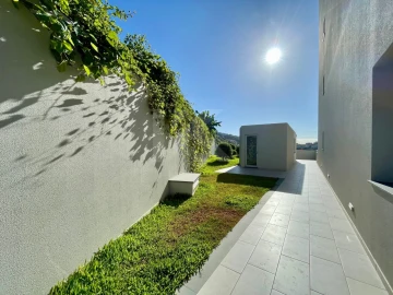 Apartamento T3 para Arrendamento em Estreito de Camara de Lobos