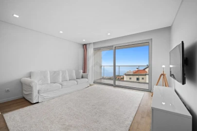 Apartamento T3 para Arrendamento em Estreito de Camara de Lobos