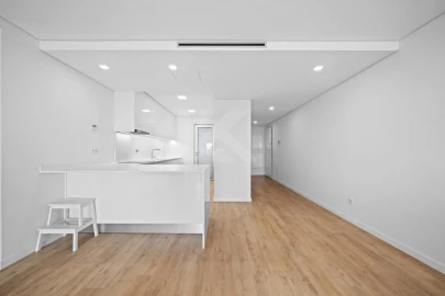 Apartamento T3 para Arrendamento em Estreito de Camara de Lobos