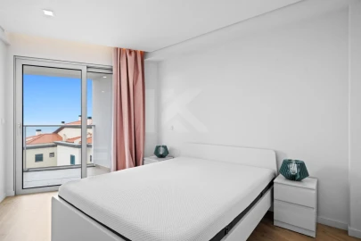 Apartamento T3 para Arrendamento em Estreito de Camara de Lobos