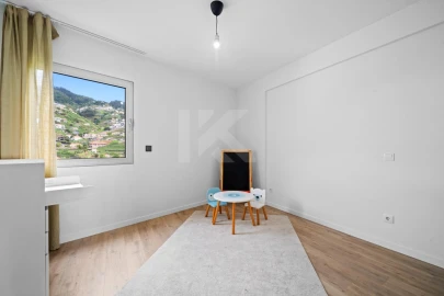 Apartamento T3 para Arrendamento em Estreito de Camara de Lobos