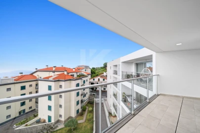 Apartamento T3 para Arrendamento em Estreito de Camara de Lobos