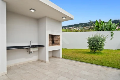 Apartamento T3 para Arrendamento em Estreito de Camara de Lobos
