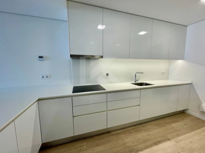 Apartamento T3 para Arrendamento em Estreito de Camara de Lobos Foto 10
