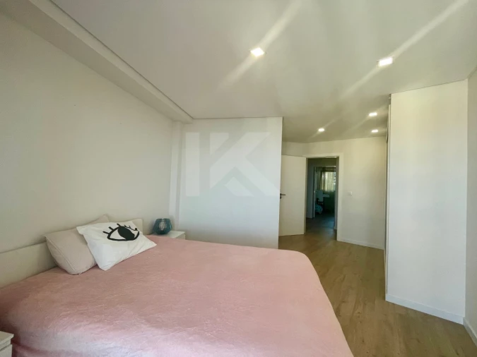 Apartamento T3 para Arrendamento em Estreito de Camara de Lobos Foto 13