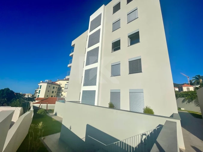 Apartamento T3 para Arrendamento em Estreito de Camara de Lobos Foto 33