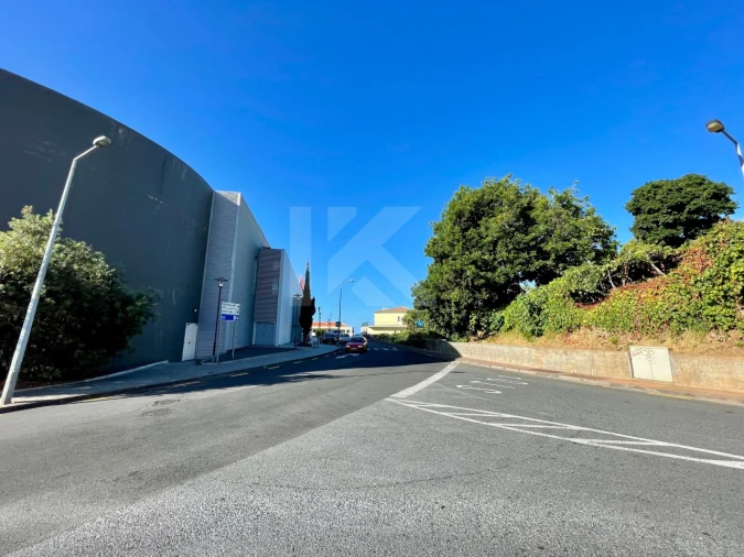 Apartamento T3 para Arrendamento em Estreito de Camara de Lobos Foto 35