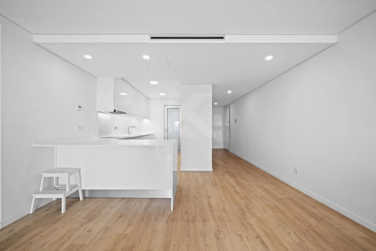 Apartamento T3 para Arrendamento em Estreito de Camara de Lobos Foto 9