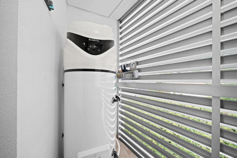Apartamento T3 para Arrendamento em Estreito de Camara de Lobos Foto 10