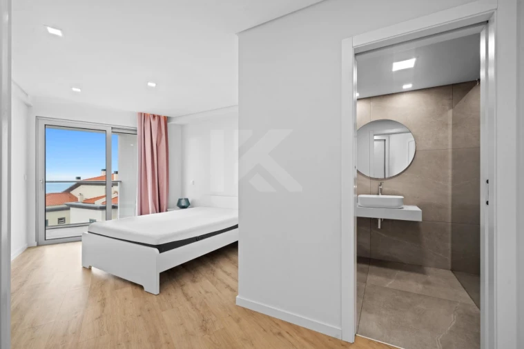 Apartamento T3 para Arrendamento em Estreito de Camara de Lobos Foto 13