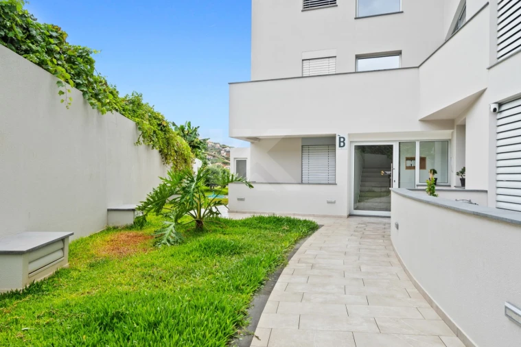 Apartamento T3 para Arrendamento em Estreito de Camara de Lobos Foto 33