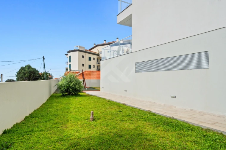 Apartamento T3 para Arrendamento em Estreito de Camara de Lobos Foto 37